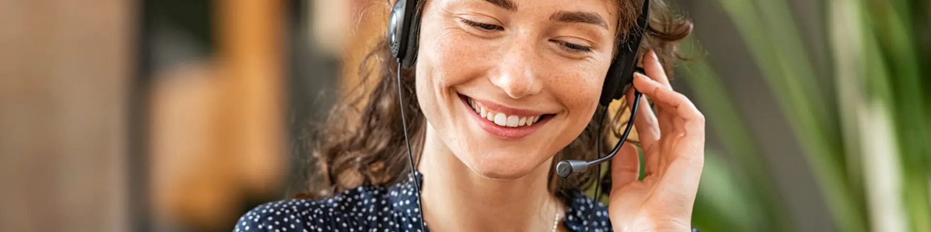 Service desk consultant talking in a call centre Service desk consultant talking in a call centre