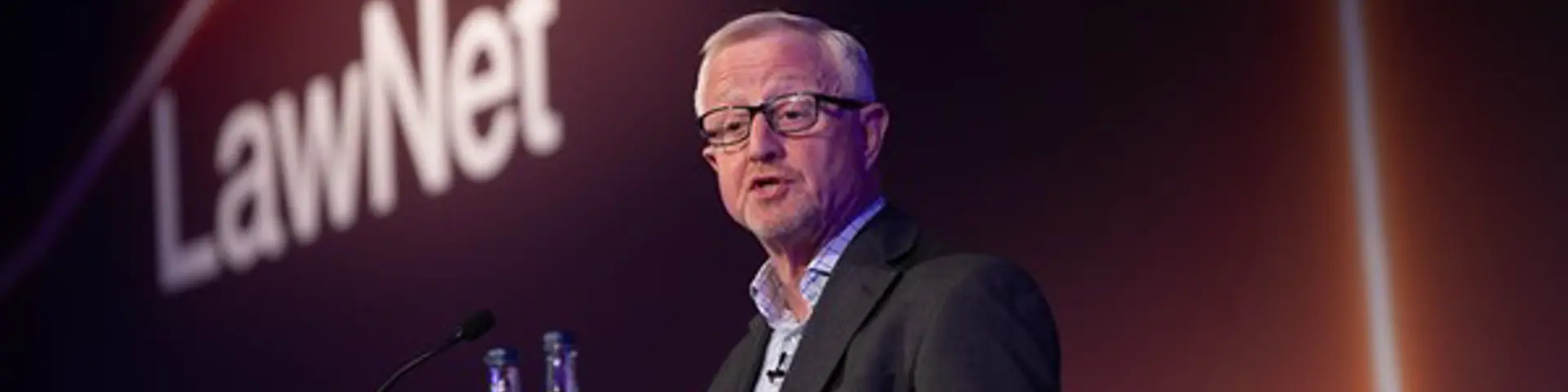 Of dinosaurs and dancing elephants 1 Of dinosaurs and dancing elephants 1