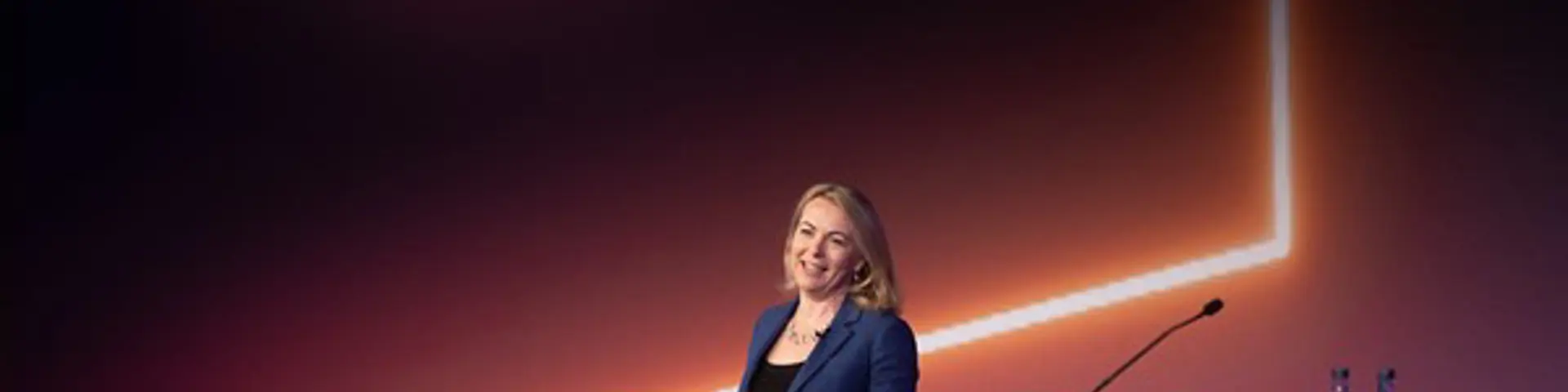 Of dinosaurs and dancing elephants 4 Of dinosaurs and dancing elephants 4